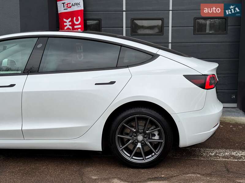 Седан Tesla Model 3 2021 в Киеве фото 7 Седан Tesla Model 3 2021 в Киеве