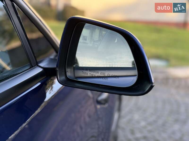 Седан Tesla Model 3 2023 в Львове