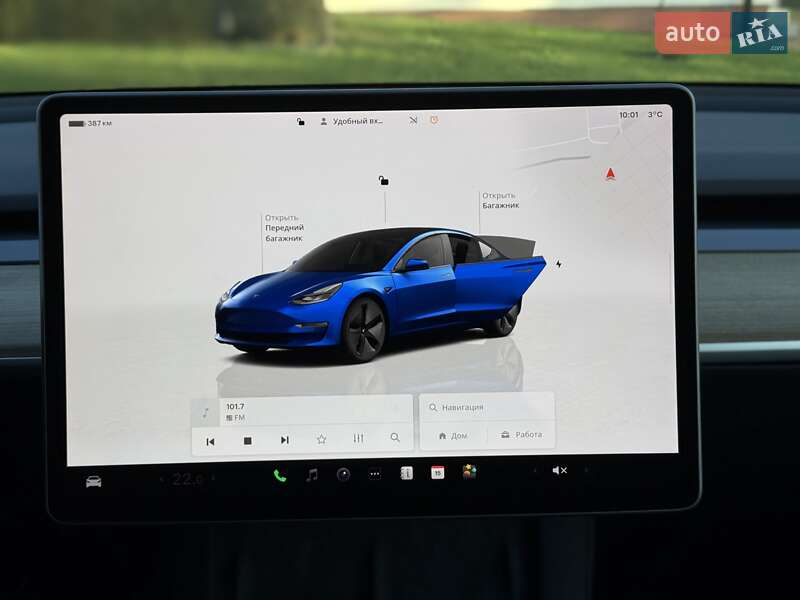 Седан Tesla Model 3 2023 в Львове