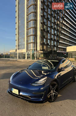 Седан Tesla Model 3 2020 в Києві