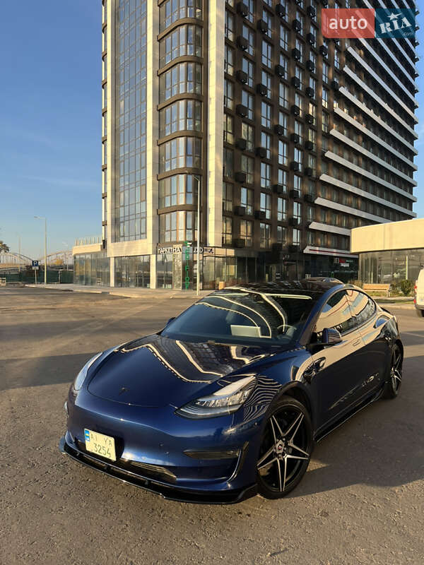 Седан Tesla Model 3 2020 в Києві фото Седан Tesla Model 3 2020 в Києві