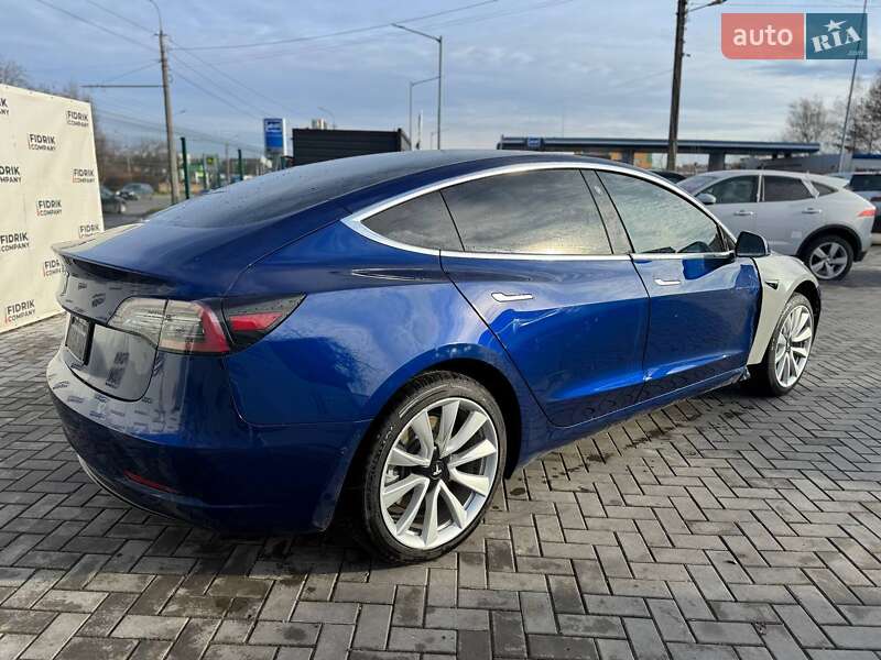 Седан Tesla Model 3 2019 в Луцке