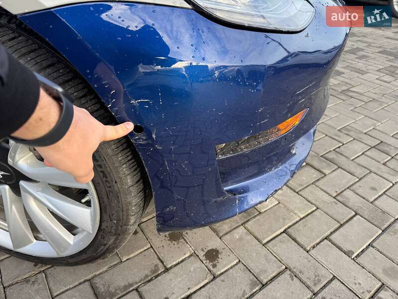 Седан Tesla Model 3 2019 в Луцке