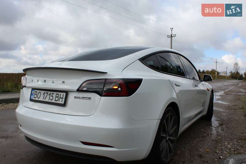 Седан Tesla Model 3 2021 в Тернополе
