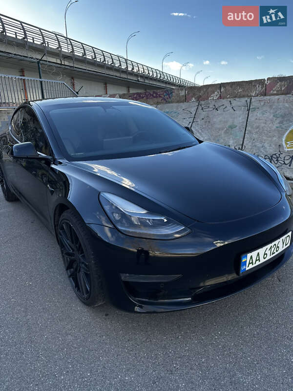 Tesla Model 3 2022