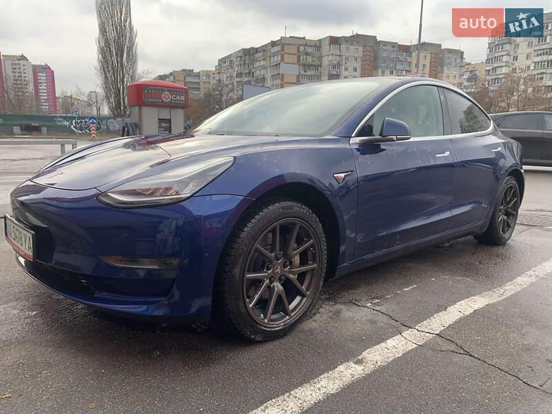 Седан Tesla Model 3 2018 в Житомире