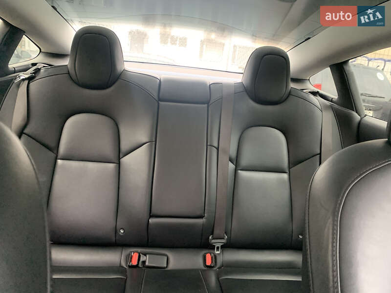 Седан Tesla Model 3 2018 в Житомире