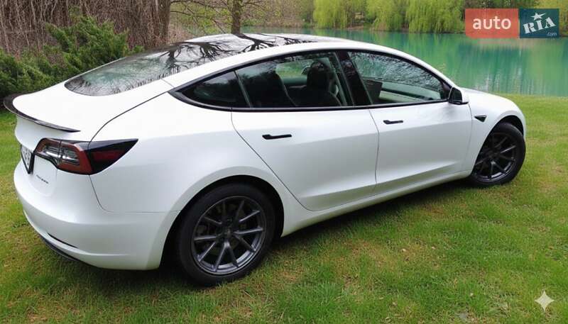 Седан Tesla Model 3 2022 в Киеве фото 2 Седан Tesla Model 3 2022 в Киеве