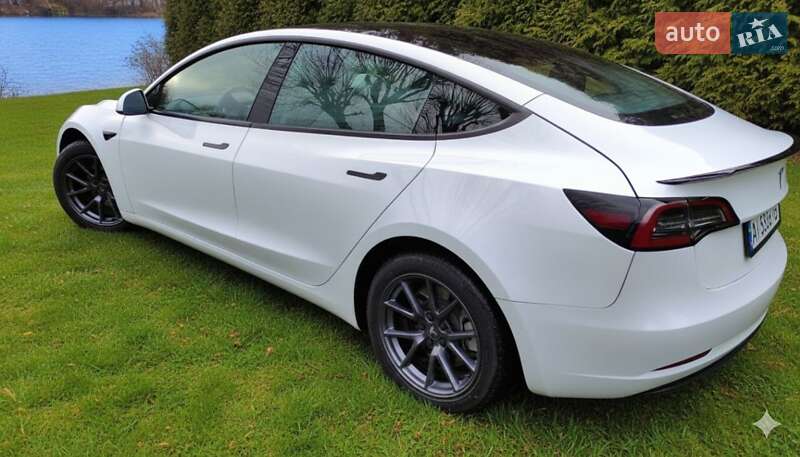Седан Tesla Model 3 2022 в Киеве фото 3 Седан Tesla Model 3 2022 в Киеве