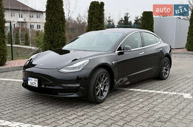 Седан Tesla Model 3 2019 в Києві