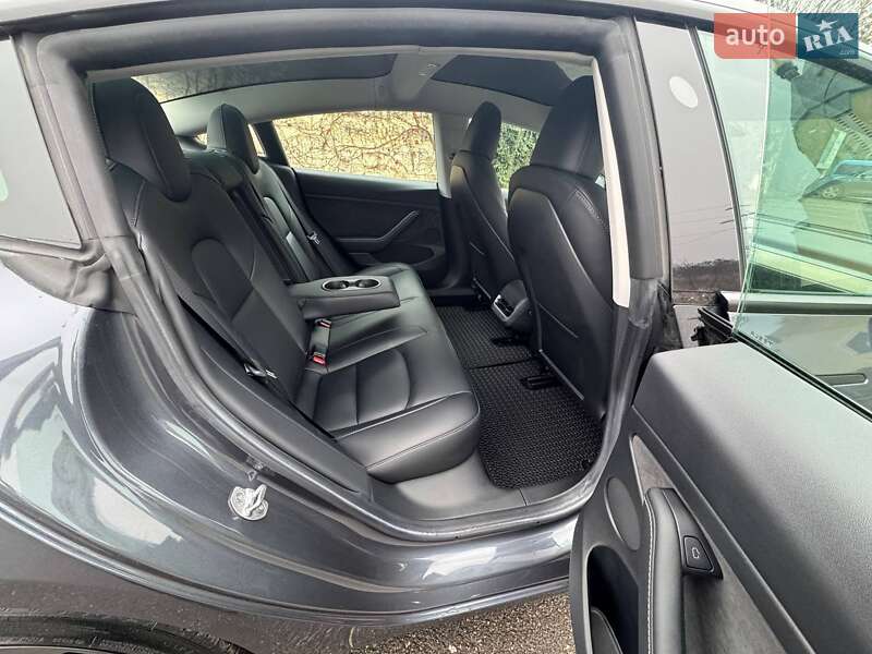 Седан Tesla Model 3 2023 в Киеве фото 33 Седан Tesla Model 3 2023 в Киеве