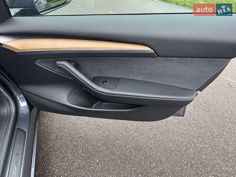 Седан Tesla Model 3 2023 в Киеве фото 37 Седан Tesla Model 3 2023 в Киеве