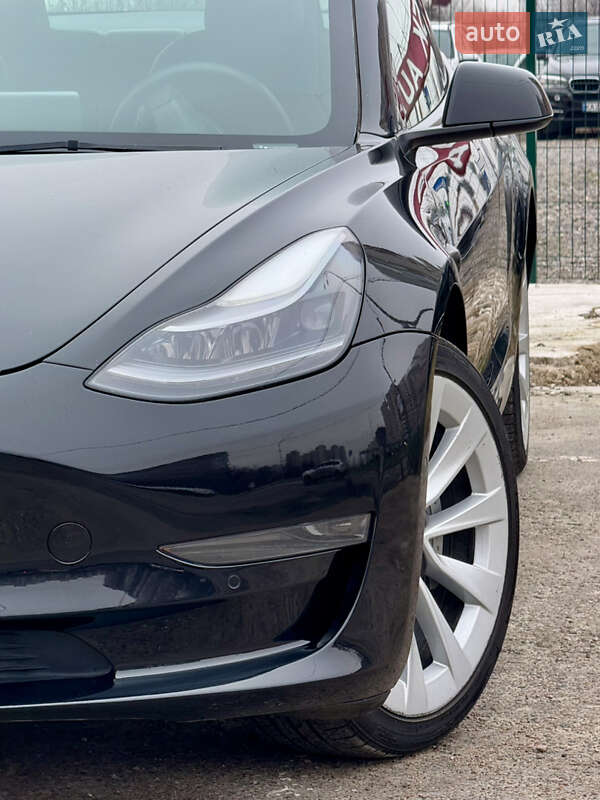 Седан Tesla Model 3 2022 в Киеве