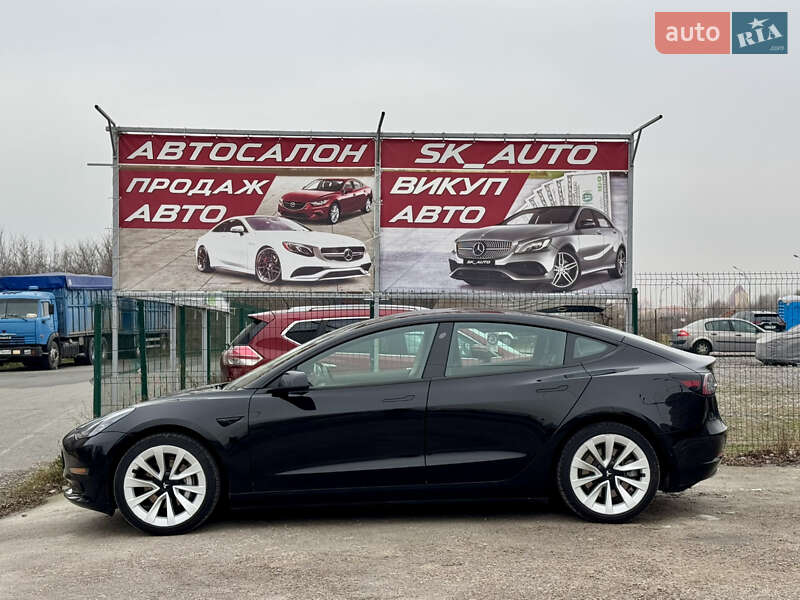 Седан Tesla Model 3 2022 в Киеве
