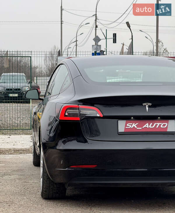 Седан Tesla Model 3 2022 в Киеве
