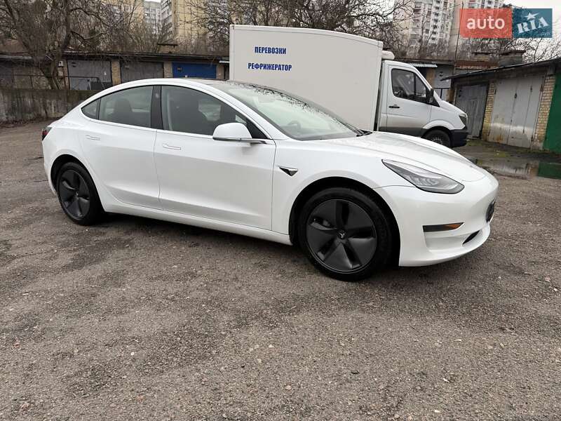 Седан Tesla Model 3 2018 в Киеве фото 31 Седан Tesla Model 3 2018 в Киеве