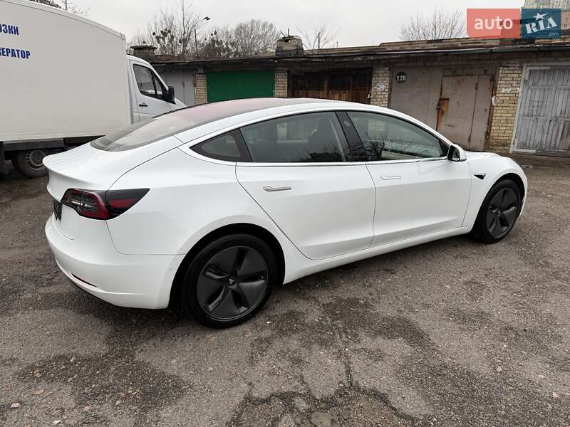 Седан Tesla Model 3 2018 в Киеве фото 35 Седан Tesla Model 3 2018 в Киеве