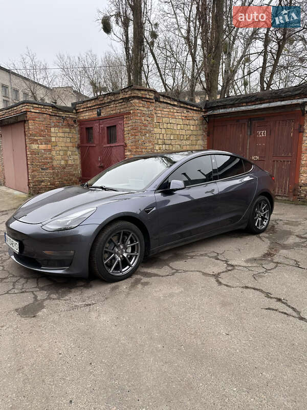 Седан Tesla Model 3 2021 в Киеве фото Седан Tesla Model 3 2021 в Киеве