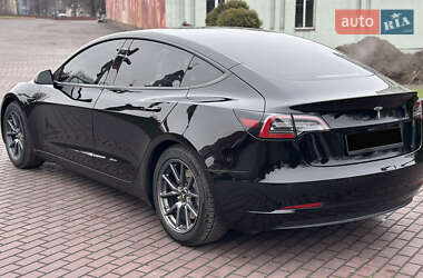 Седан Tesla Model 3 2021 в Днепре