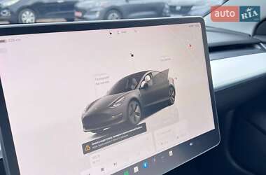 Седан Tesla Model 3 2022 в Чернігові