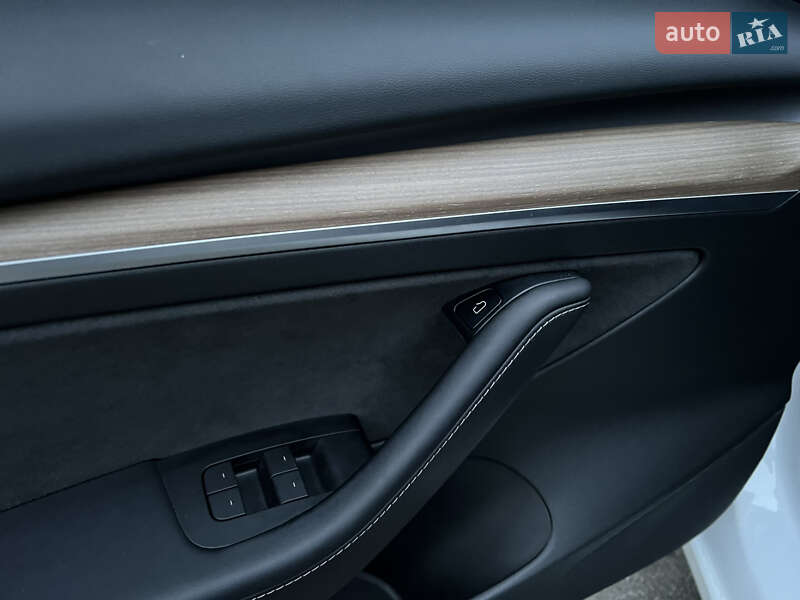 Седан Tesla Model 3 2021 в Киеве фото 18 Седан Tesla Model 3 2021 в Киеве