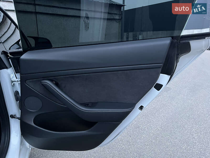 Седан Tesla Model 3 2021 в Киеве фото 27 Седан Tesla Model 3 2021 в Киеве
