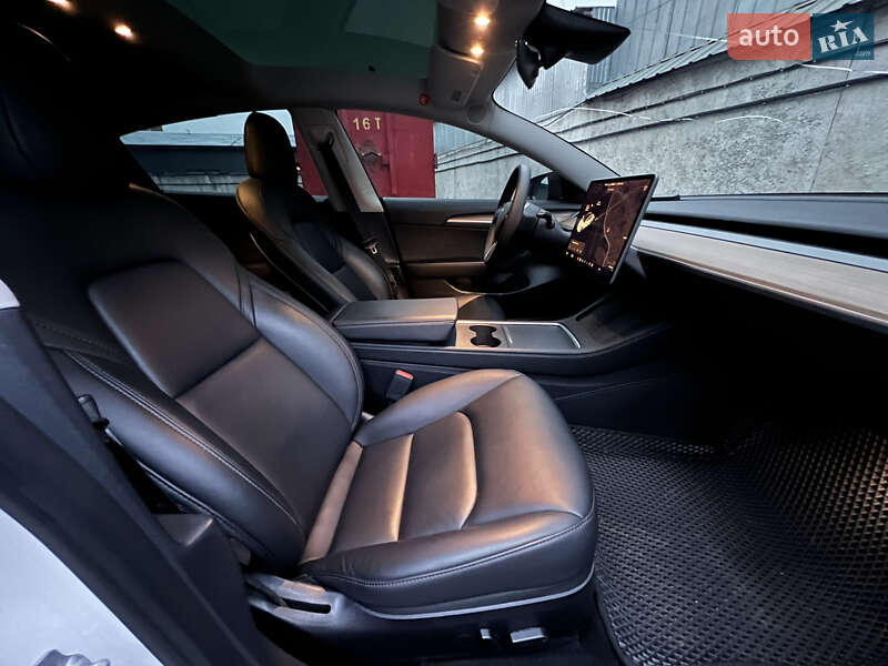 Седан Tesla Model 3 2021 в Киеве фото 32 Седан Tesla Model 3 2021 в Киеве