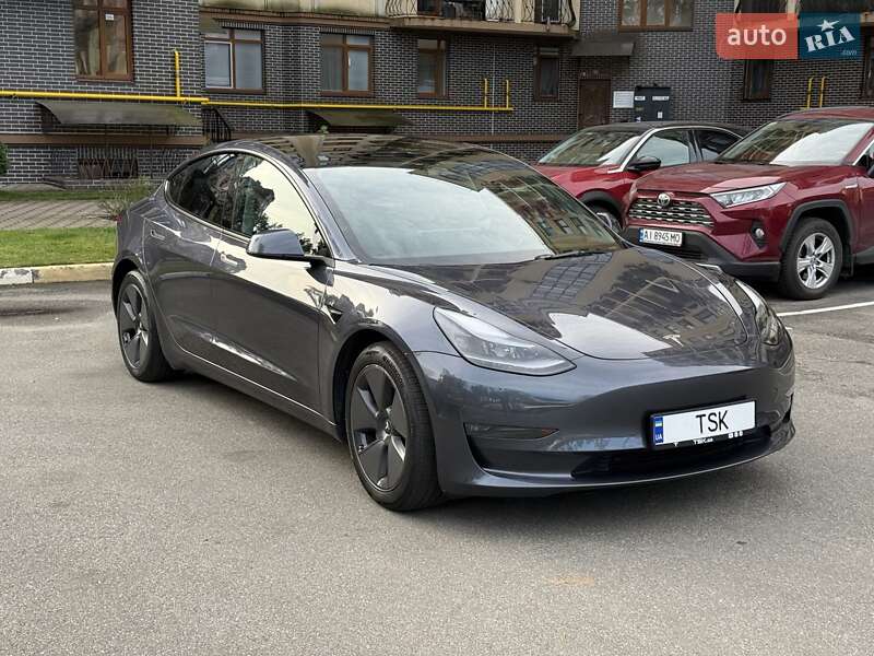 Седан Tesla Model 3 2023 в Киеве