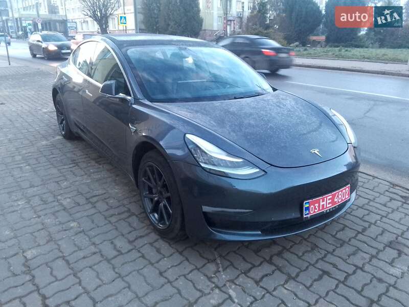 Седан Tesla Model 3 2019 в Тернополе