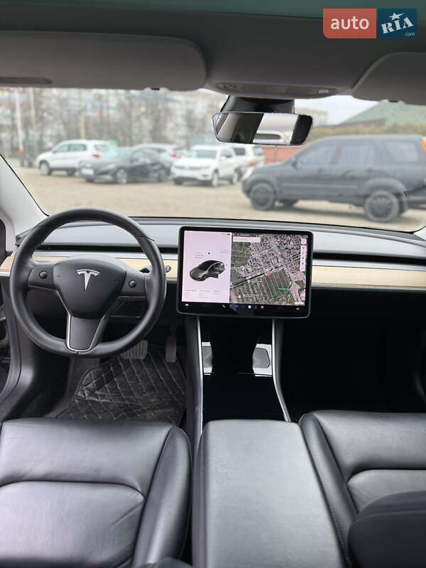 Седан Tesla Model 3 2019 в Кропивницком