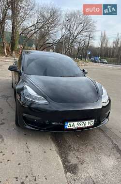 Седан Tesla Model 3 2022 в Києві