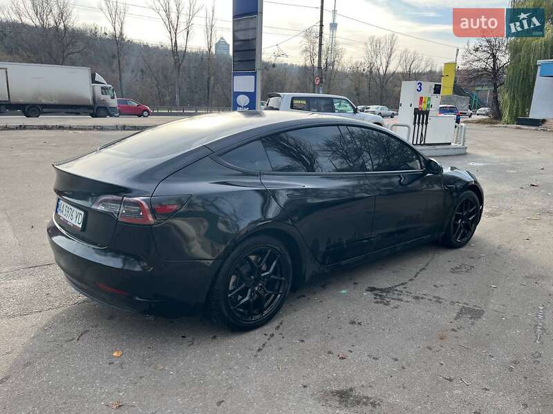 Седан Tesla Model 3 2022 в Києві