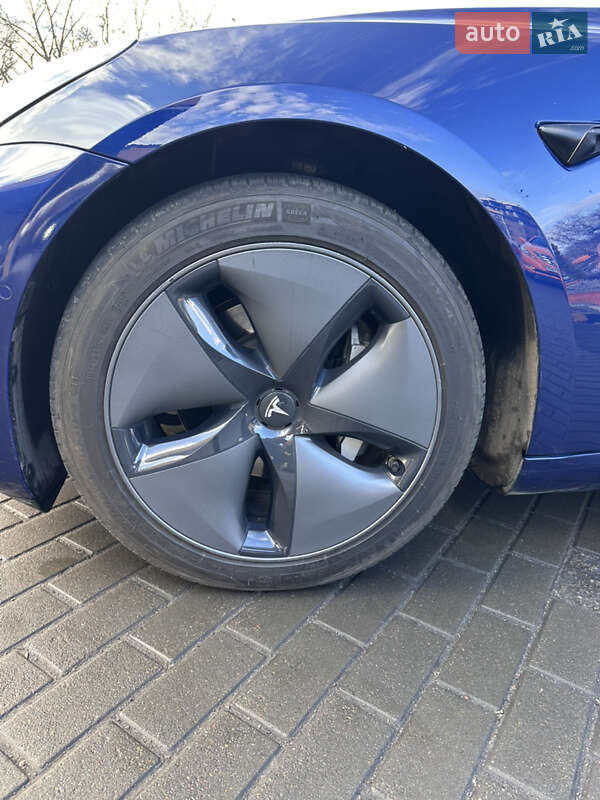 Седан Tesla Model 3 2022 в Днепре