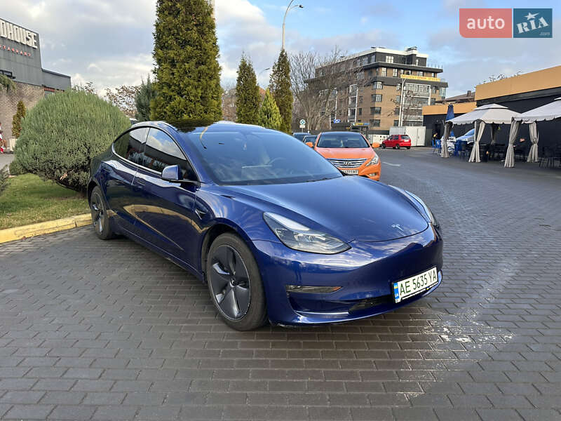 Седан Tesla Model 3 2022 в Днепре