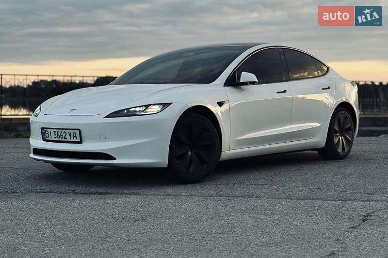 Седан Tesla Model 3 2024 в Киеве
