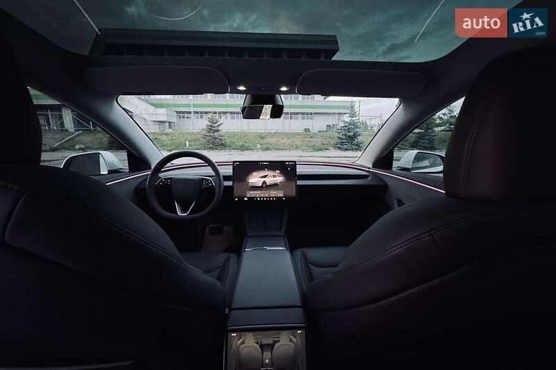 Седан Tesla Model 3 2024 в Киеве