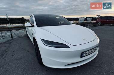 Седан Tesla Model 3 2024 в Киеве