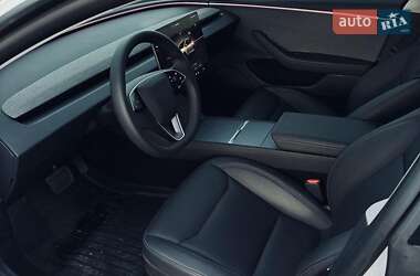 Седан Tesla Model 3 2024 в Киеве