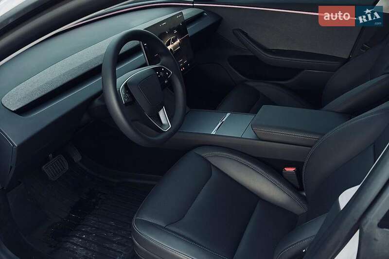 Седан Tesla Model 3 2024 в Киеве