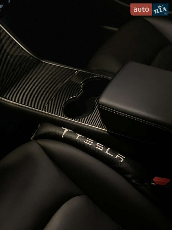 Седан Tesla Model 3 2018 в Киеве