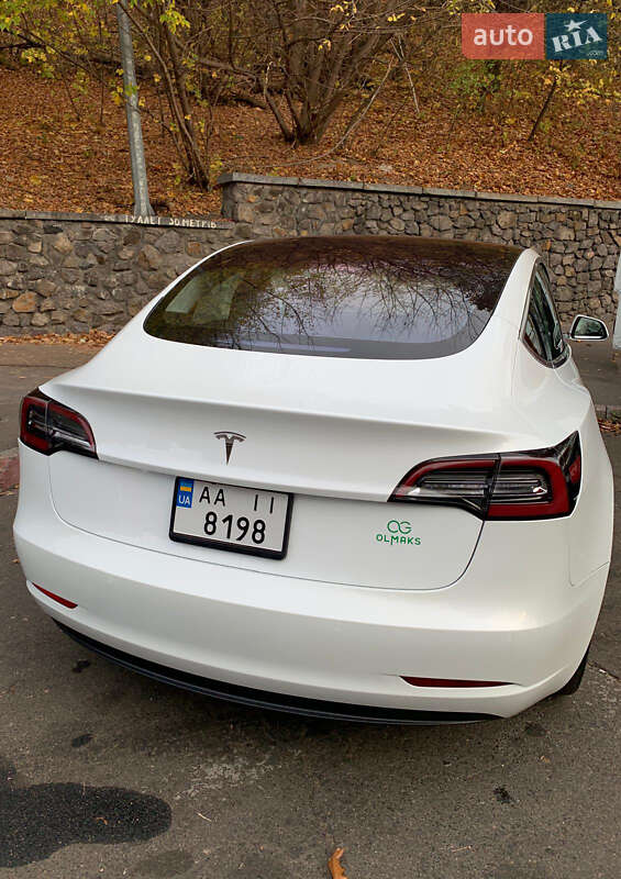 Седан Tesla Model 3 2018 в Киеве