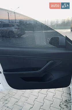 Седан Tesla Model 3 2018 в Виннице