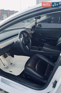 Седан Tesla Model 3 2018 в Виннице