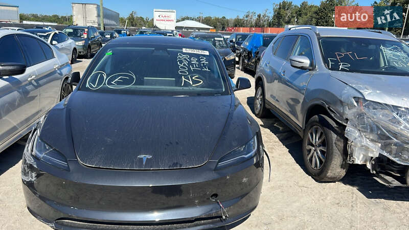 Седан Tesla Model 3 2025 в Кривом Роге