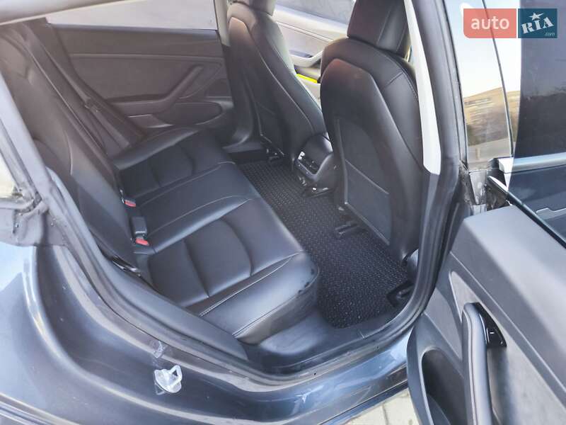 Седан Tesla Model 3 2020 в Житомире