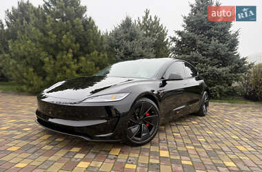 Седан Tesla Model 3 2025 в Днепре