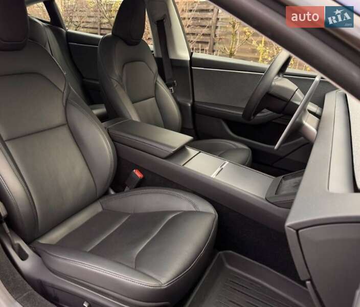 Седан Tesla Model 3 2024 в Одессе