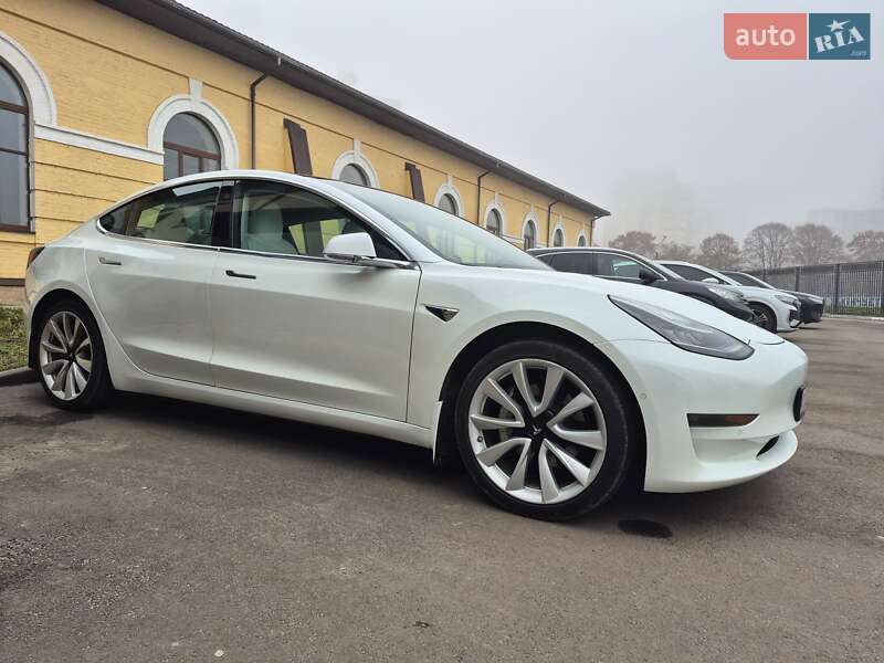 Седан Tesla Model 3 2019 в Киеве фото 10 Седан Tesla Model 3 2019 в Киеве