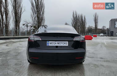Седан Tesla Model 3 2020 в Киеве
