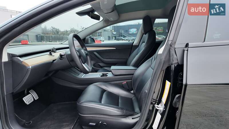 Седан Tesla Model 3 2020 в Киеве